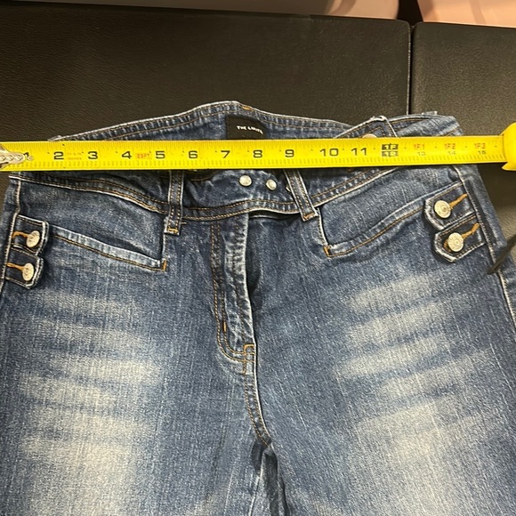 450. The Limited Blue Cropped Jeans - Picture 6 of 9